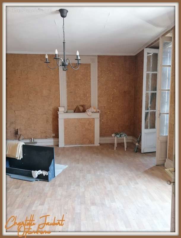Appartement à CHALAIS