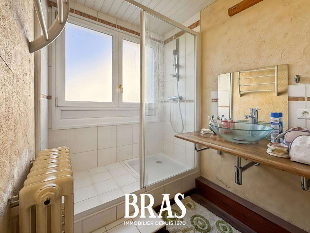 Saint sebastien sur loire - appartement t3 + cave + parking - photo 8