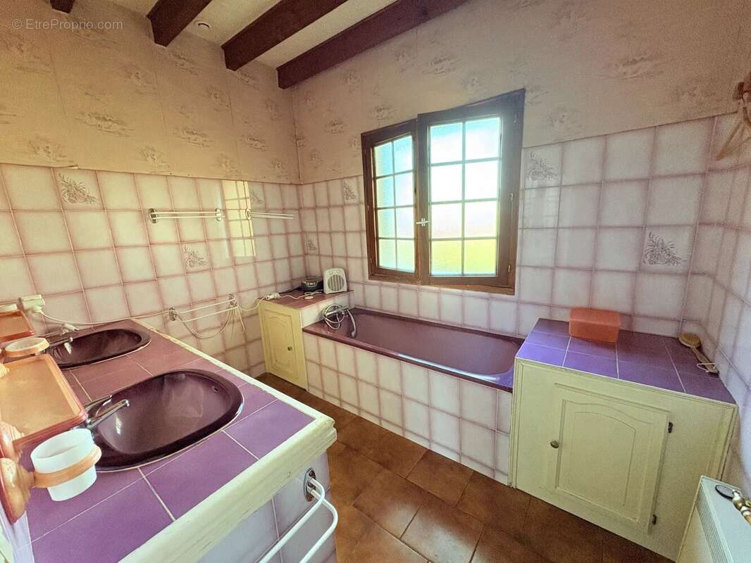 PRIGONRIEUX : Maison de plain-pied 5 pièces de 110m² avec jardin - photo 5