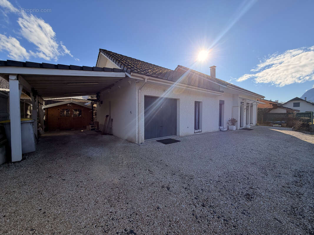 Maison à GILLY-SUR-ISERE