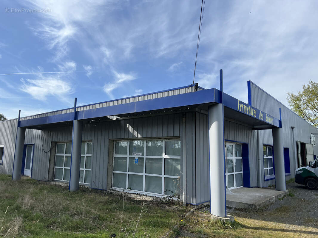 Parking à SAINT-MARS-LA-BRIERE