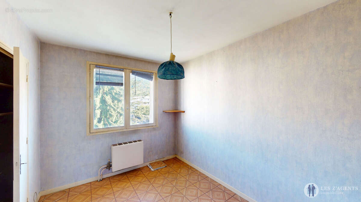 Appartement à SAINT-MARTIN-D'HERES