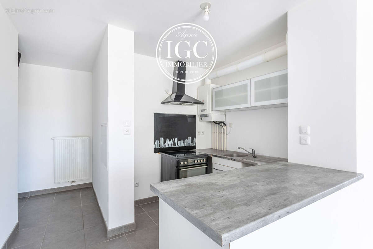 Appartement à CHATEAUNEUF-LES-MARTIGUES
