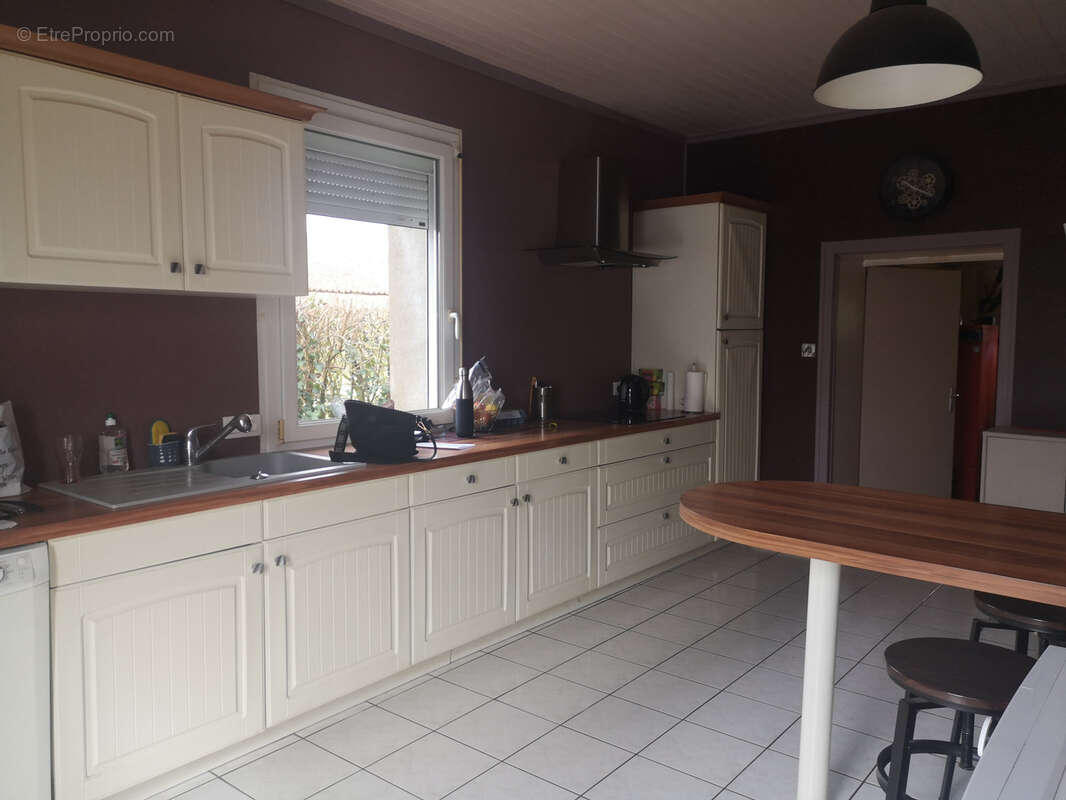 Maison à LES HERBIERS