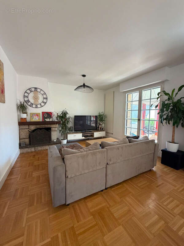 Quéven proche bourg maison 110m2 avec jardin clos et garage - photo 2