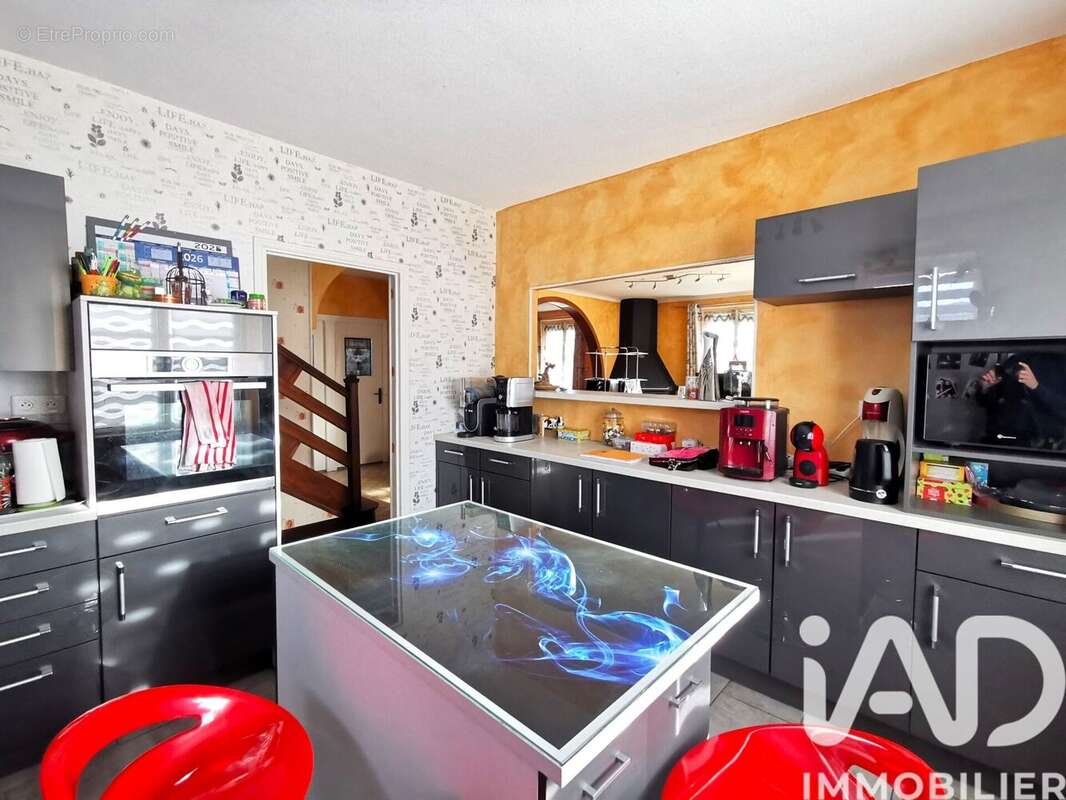 Maison 135 m² à Saint-Santin-De-Maurs  - photo 8