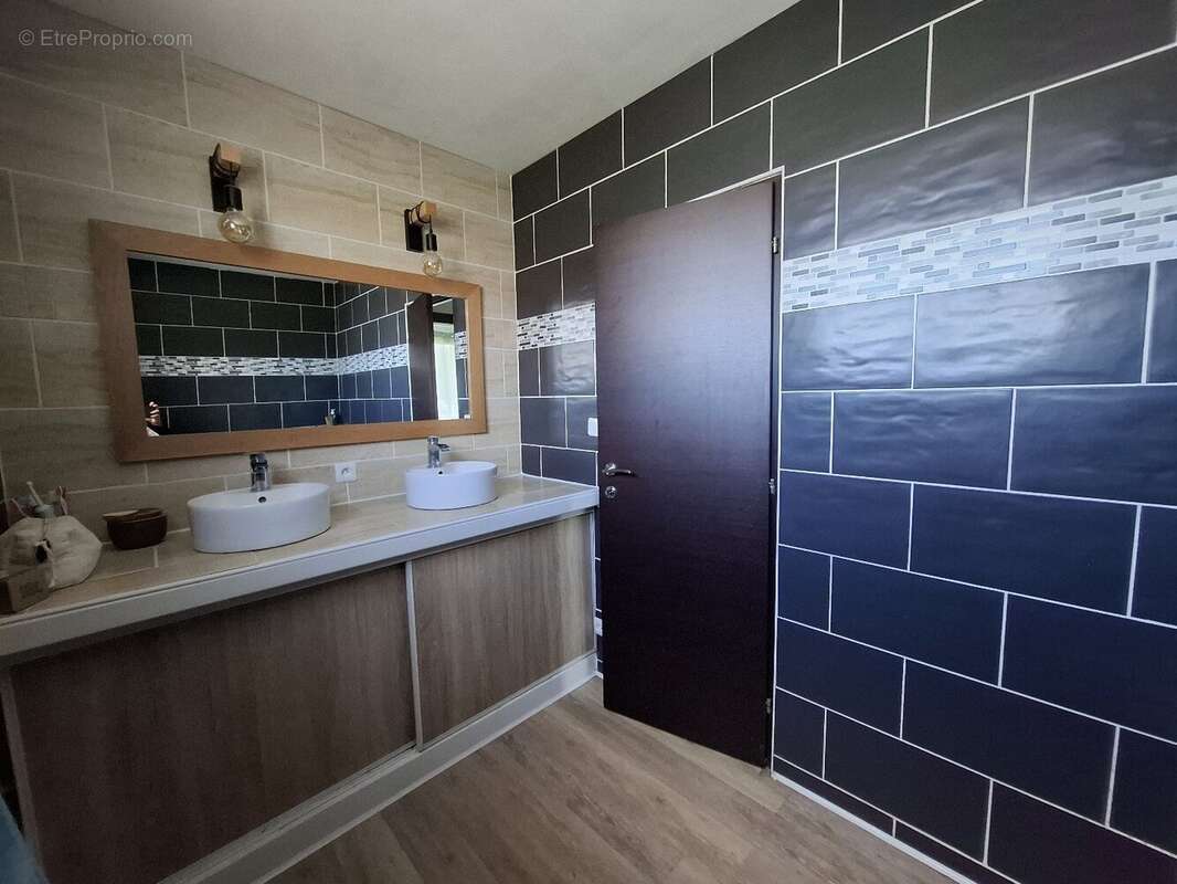 Maison à AMBARES-ET-LAGRAVE