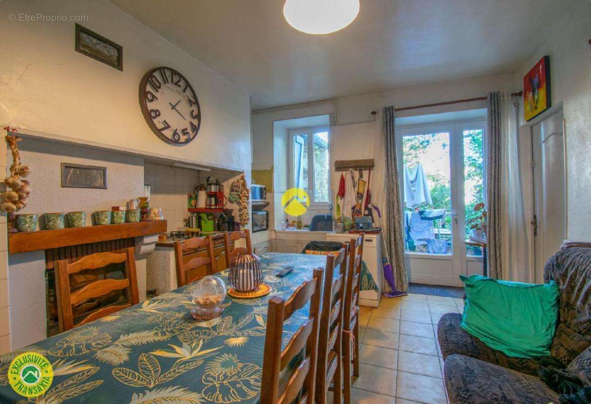 Maison à LE BUISSON-DE-CADOUIN