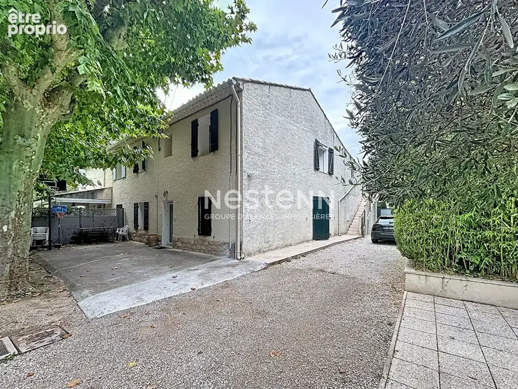 LE THOLONET - Maison de 189 m2 avec T3 indépendant et piscine. - photo 3