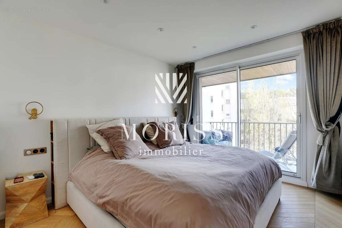 Appartement à NEUILLY-SUR-SEINE