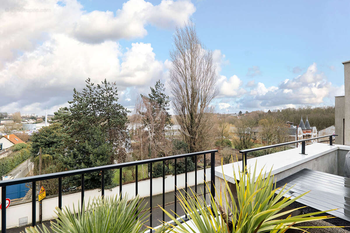 Appartement à EPINAY-SUR-ORGE