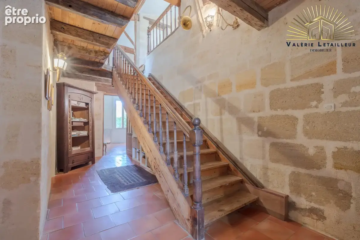 Bruges limite Le Bouscat   Une élégante maison en pierre de 302 m2 au charme préservé - photo 11