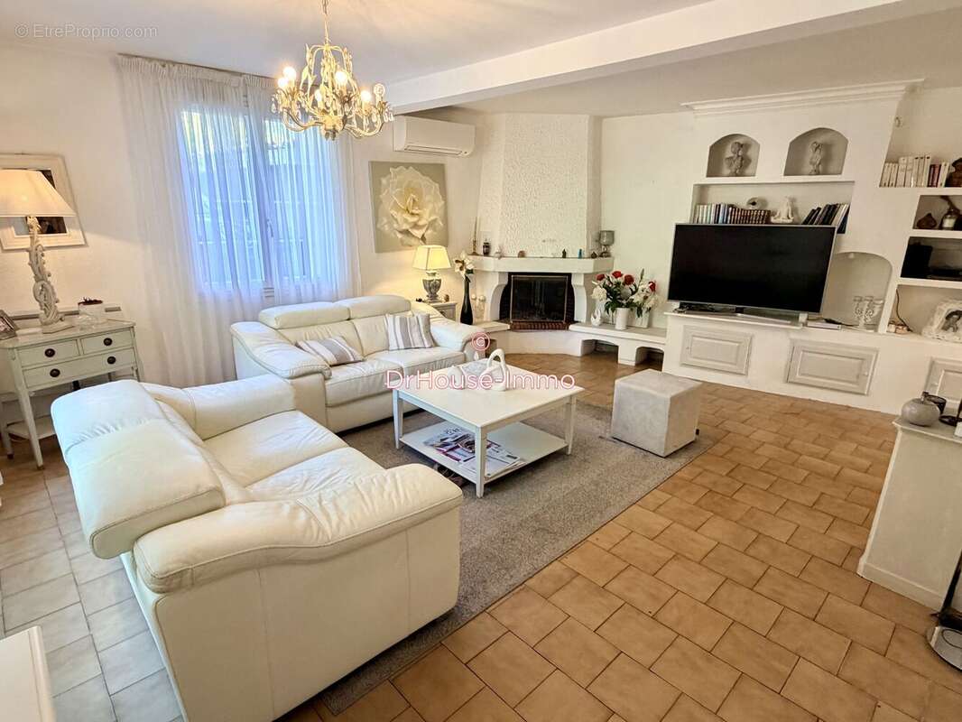 Maison à LORGUES