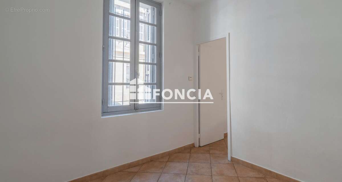 À vendre – T2 36 m² + une Cour de 7.5 m2 – Accès direct rue – Profession libérale autorisée – Marseille 6ᵉ - photo 12