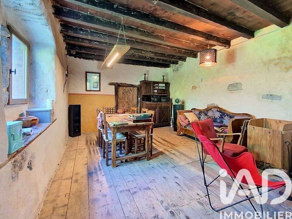 Maison 80 m² à Chezery-Forens  - photo 8