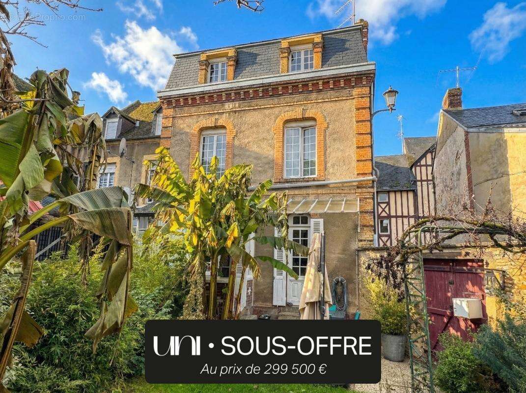 Maison à MEZIDON-CANON