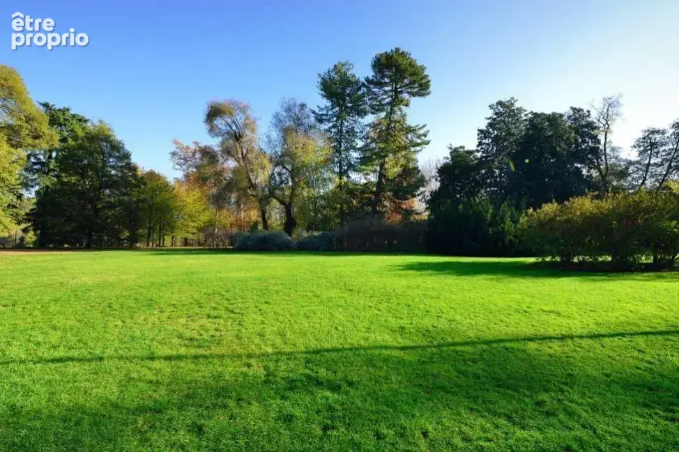 Terrain à LE TAILLAN-MEDOC