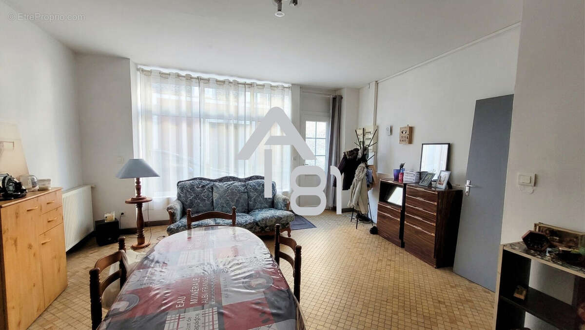 Appartement à MIRANDOL-BOURGNOUNAC