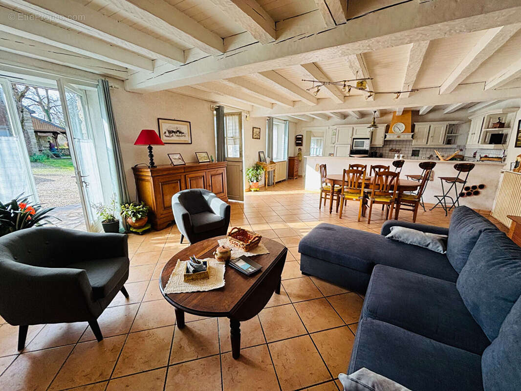 Maison à SAINT-LYPHARD