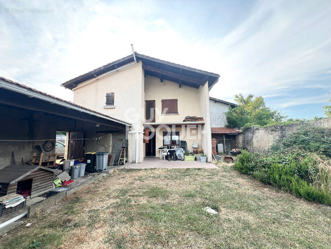 Maison à CHARLY