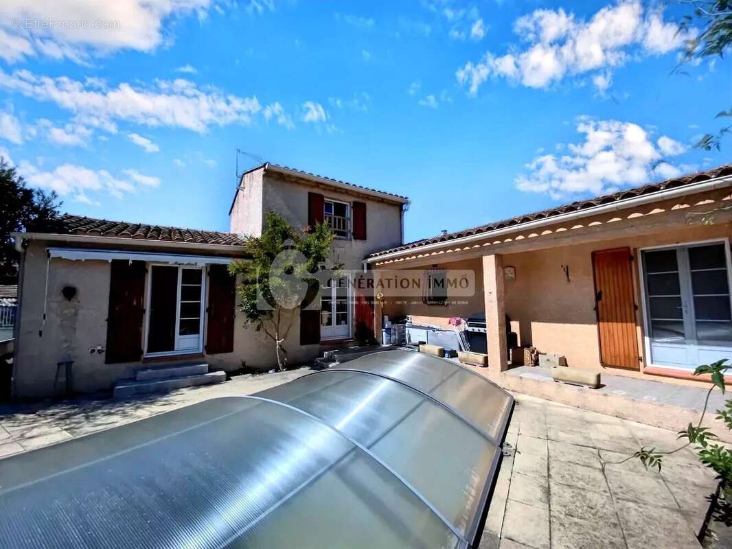 Maison à FONTVIEILLE