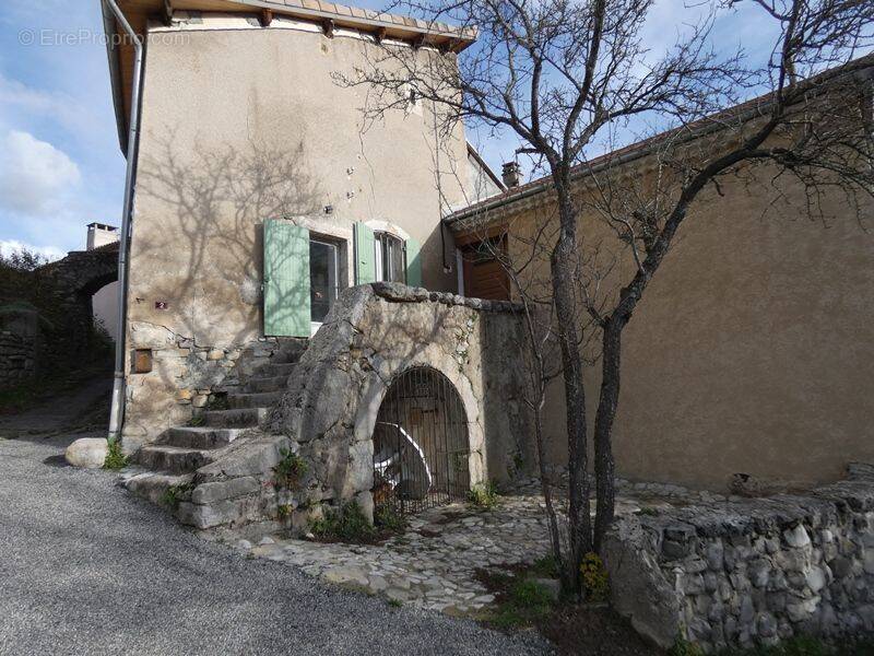Maison à LA FAURIE