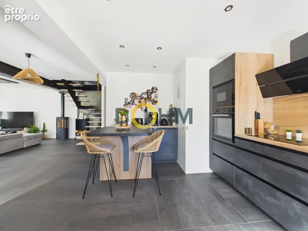 Maison T5 rénovée avec garage double à Saint-Christophe-sur-Dolaison - photo 12