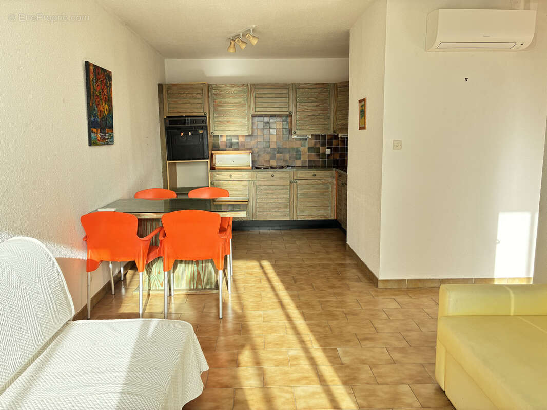 Gruissan port - rive gauche- appartement t2 avec terrasse et loggia vue port et tour de gruissan! - photo 2