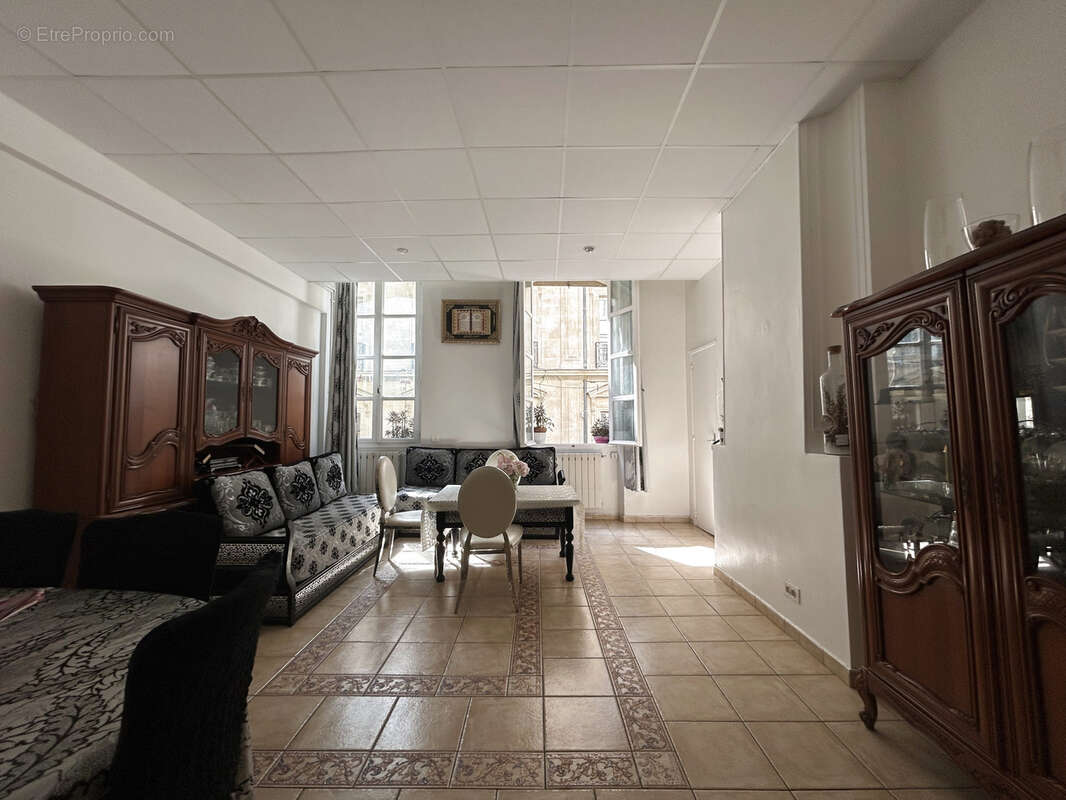 Appartement à MARSEILLE-1E