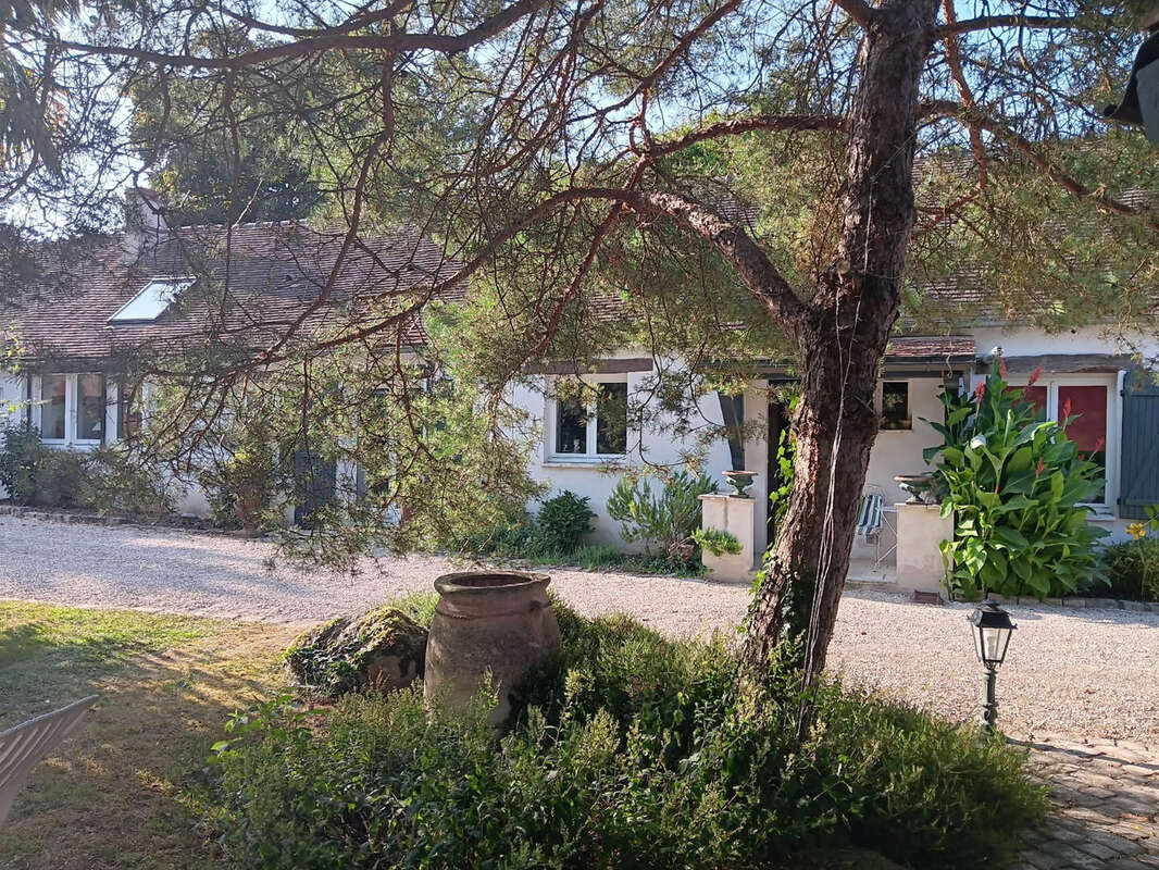 Maison à HOUDAN