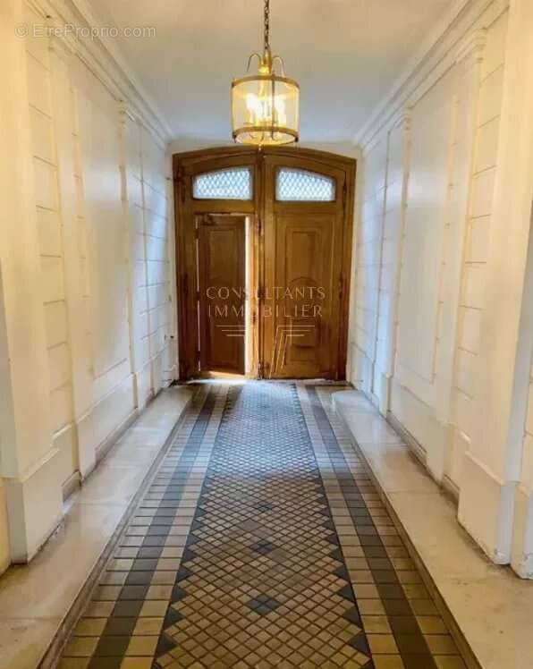 Appartement à PARIS-17E