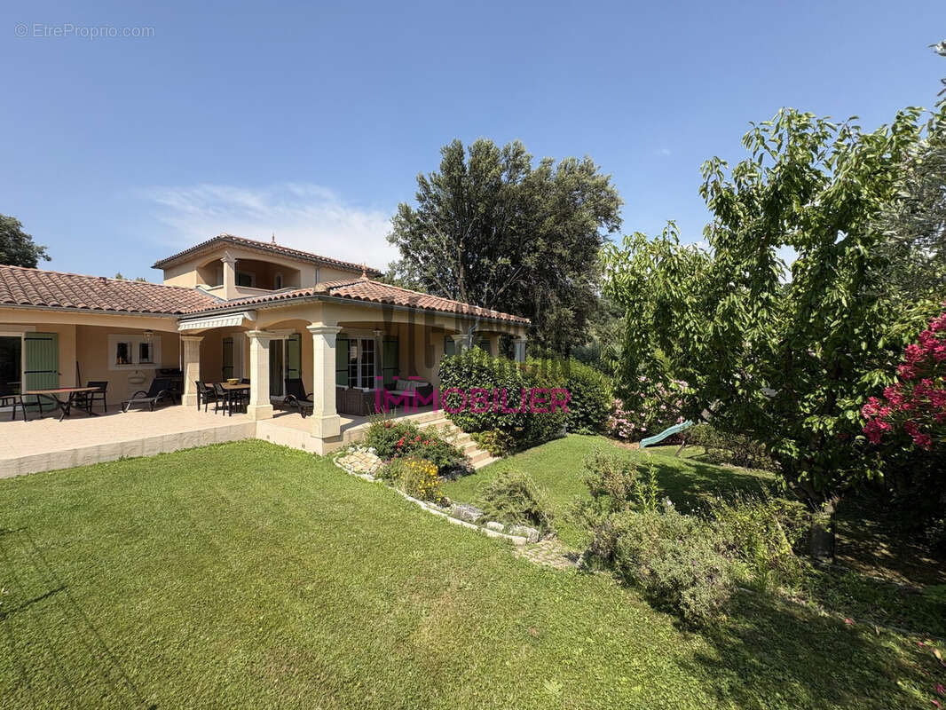 Maison 204 m² à Aubignan  - photo 3
