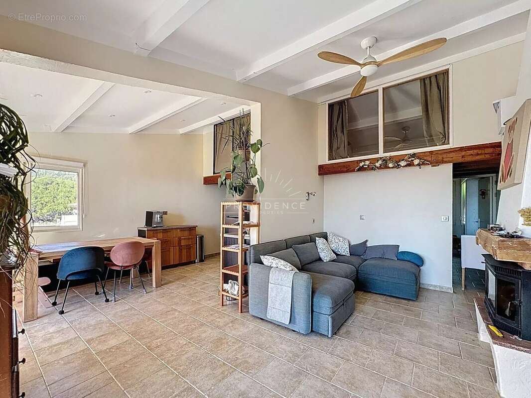 Appartement à THEOULE-SUR-MER