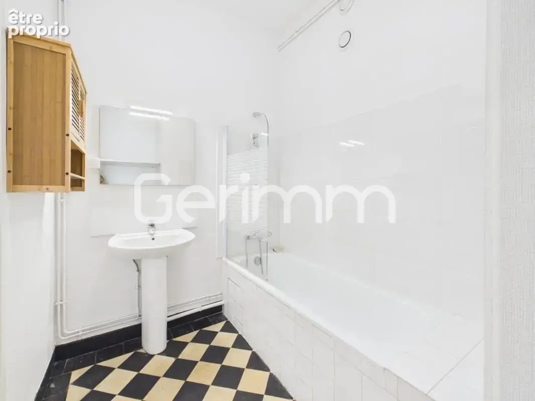 Vente - Appartement - 2 pièces + cuisine - 52 m² - 147 000 € - - photo 5