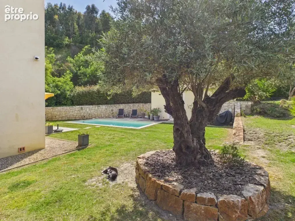 A vendre à Pégomas - Superbe Villa contemporaine de 144 m² avec piscine - photo 4