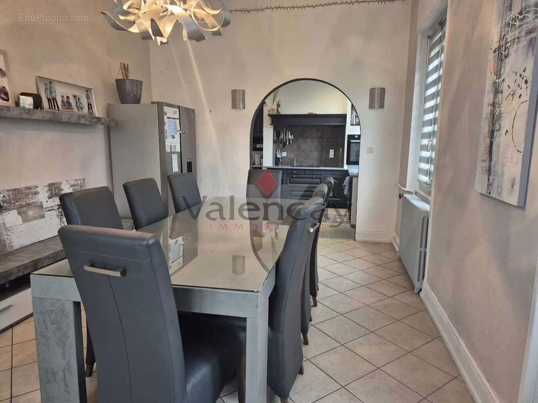 Maison à MONTREUX-VIEUX