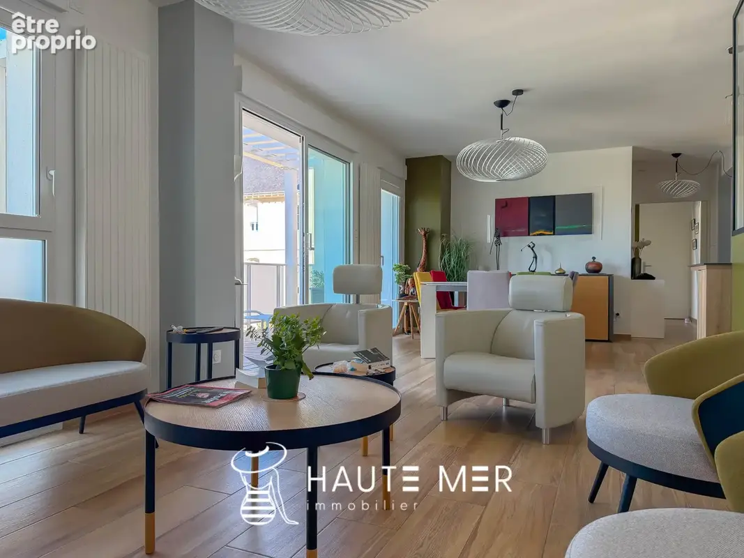 RÉGATE - Appartement T4 avec garage et parking aux Présidents - photo 10