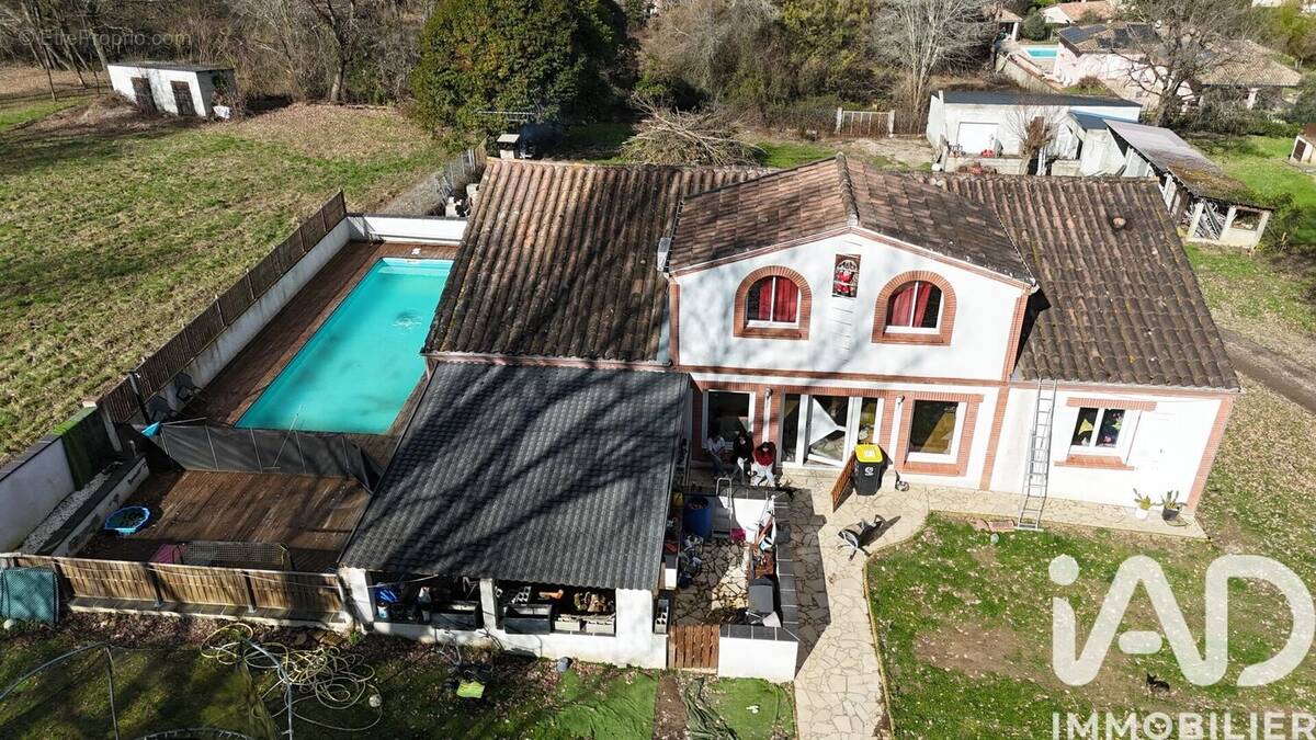 Photo 1 - Maison à SAINTE-FOY-DE-PEYROLIERES