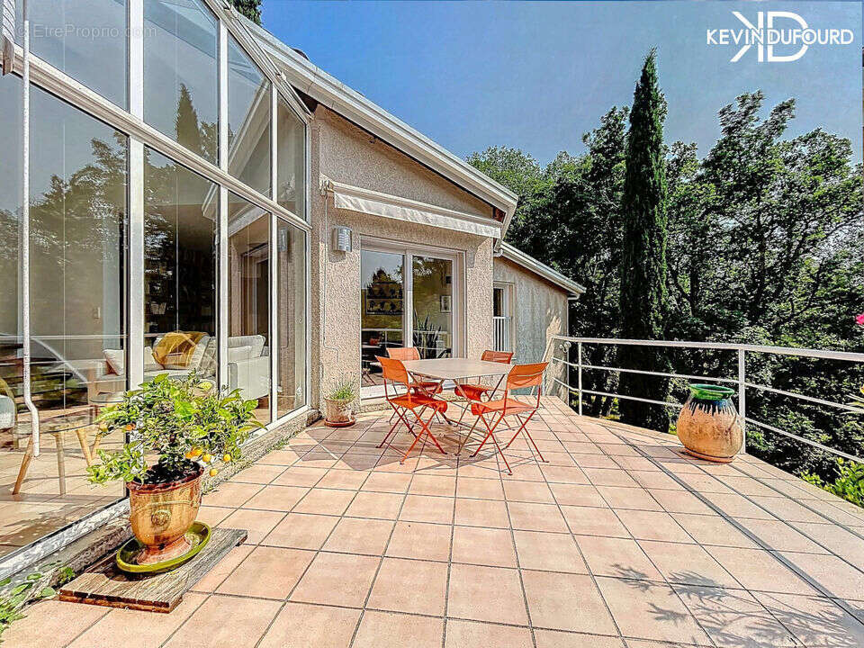 Maison à SAINT-ETIENNE-DE-FONTBELLON