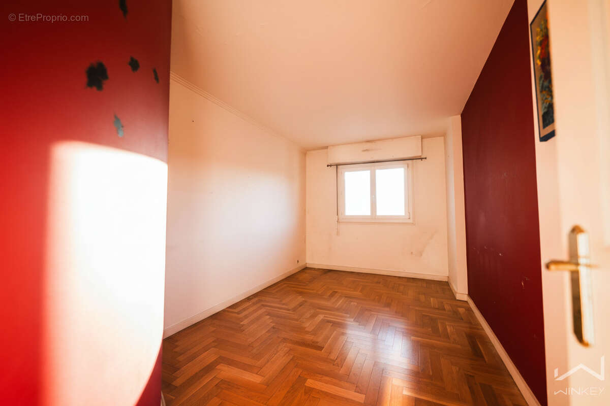 Grand 2 pièces de 56 m2 avec bureau, balcon et parking. - photo 4