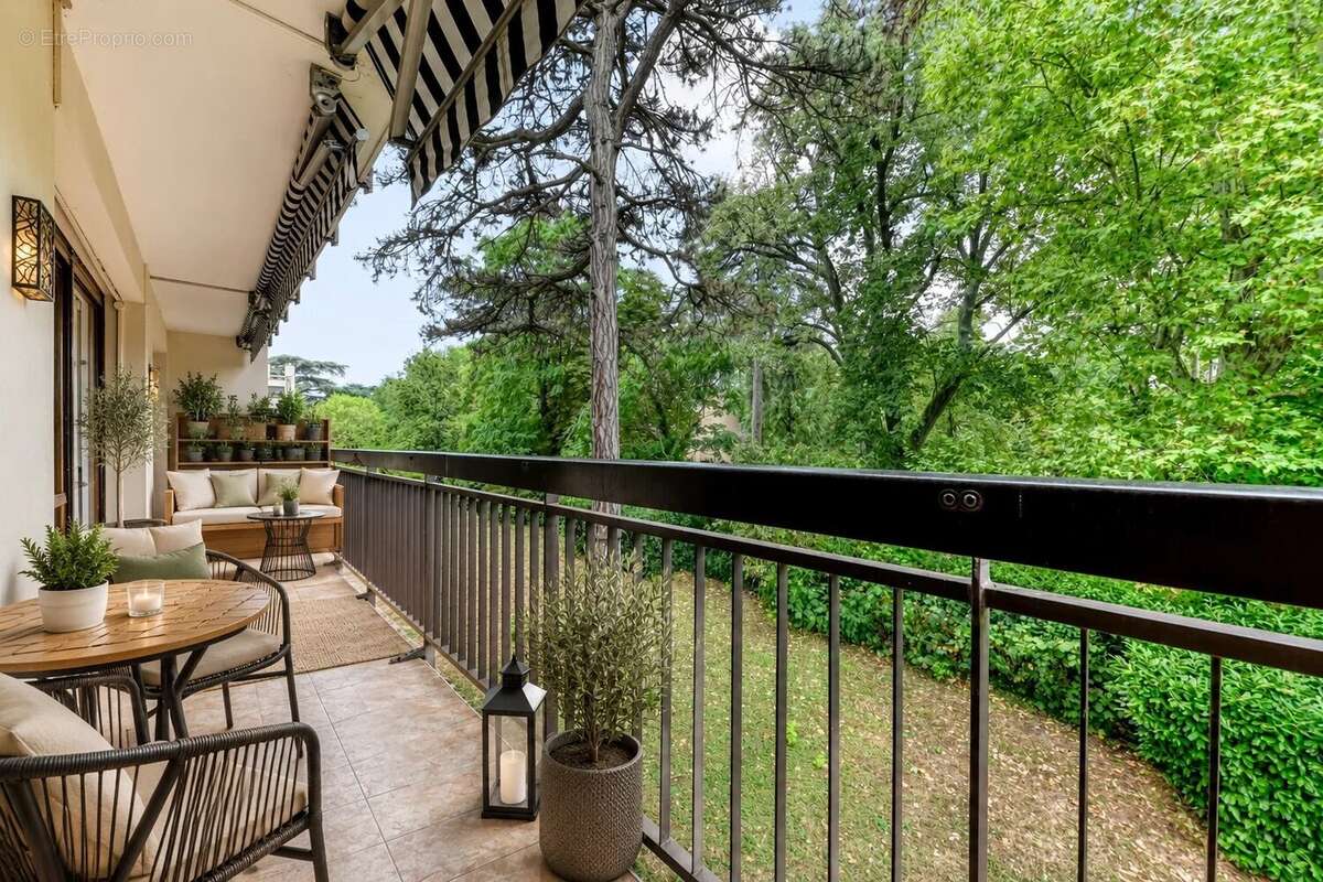 T3 traversant Est/Ouest 78,29 m² /balcon / Garage - photo 3