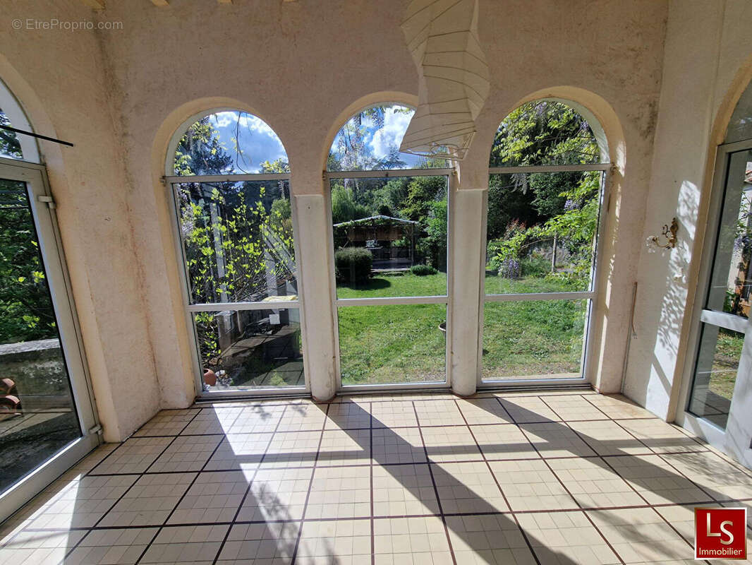 Maison à RENAISON
