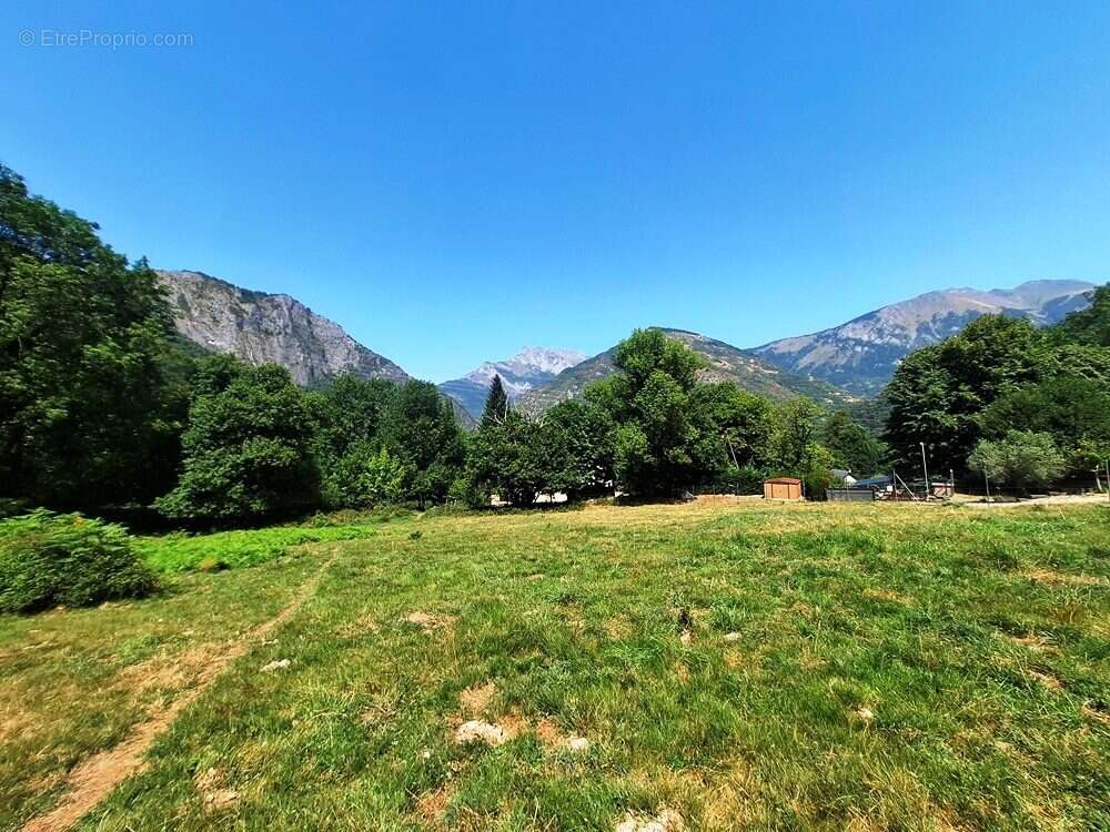 Terrain à SAINT-BEAT