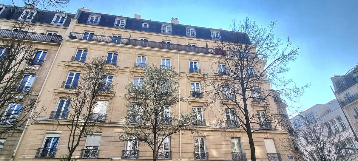 Appartement à PARIS-18E
