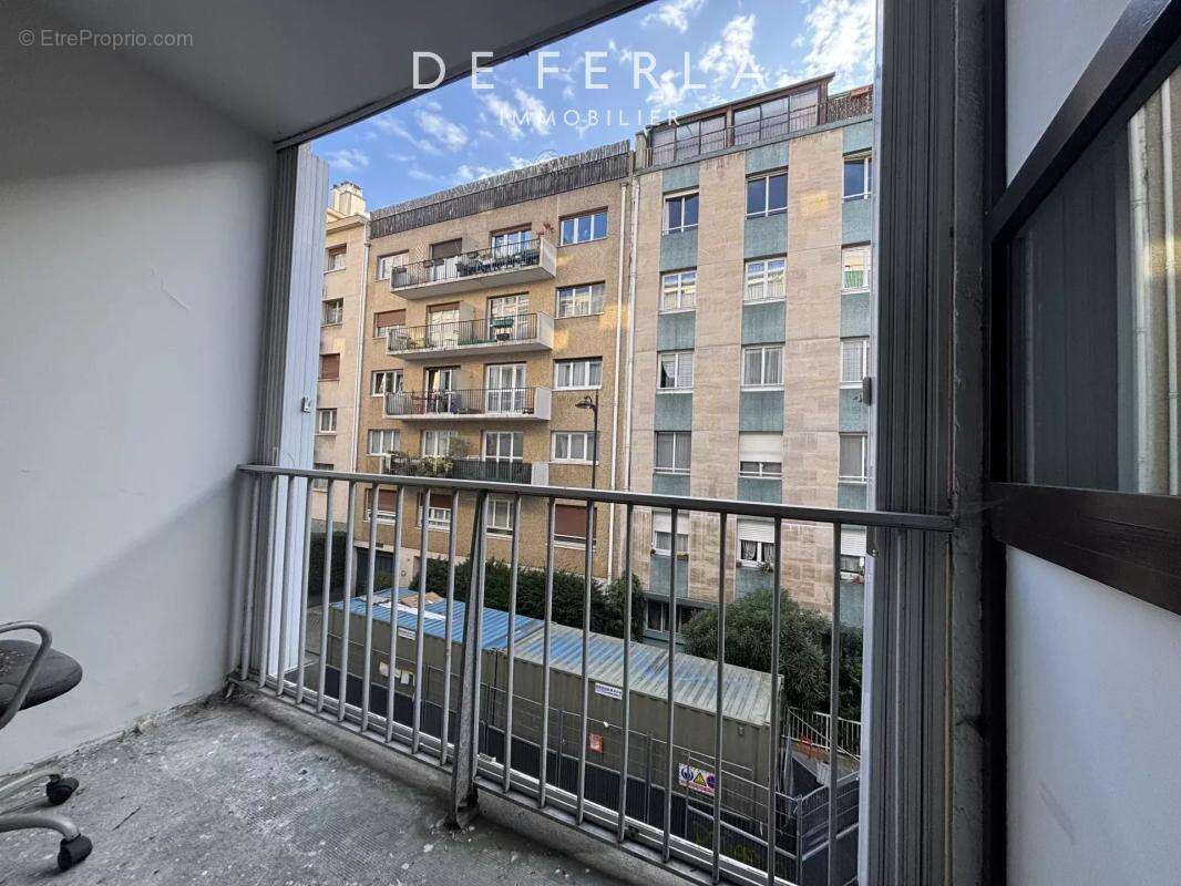 Appartement à PARIS-14E