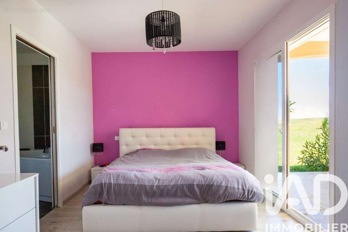 Maison 222 m² à Maignaut-Tauzia  - photo 9