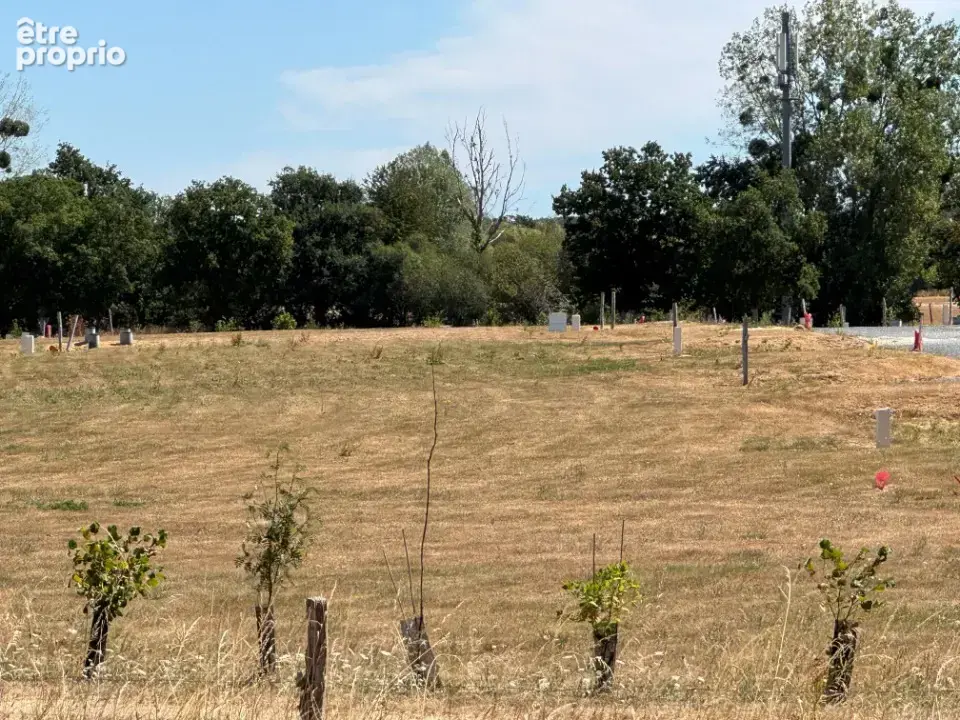 Terrain 540 m² à Commer  - photo 2