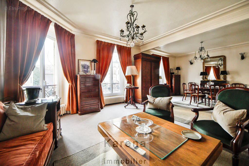 Appartement à PARIS-14E