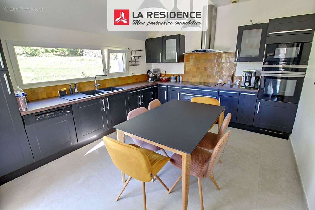 Maison à VAUX-SUR-SEINE