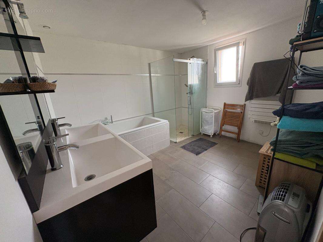 PORTSALL maison T5 à deux pas de plages - photo 5